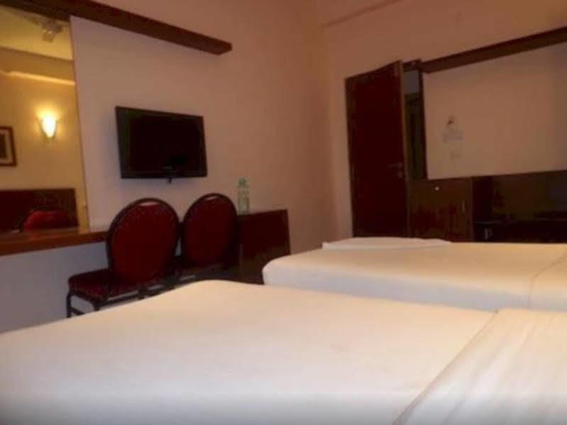 Halcyon Suites Hyderabad Exterior foto