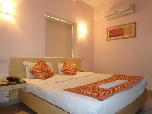 Halcyon Suites Hyderabad Exterior foto